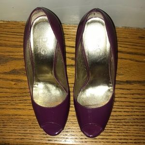D & G patent leather pink pumps